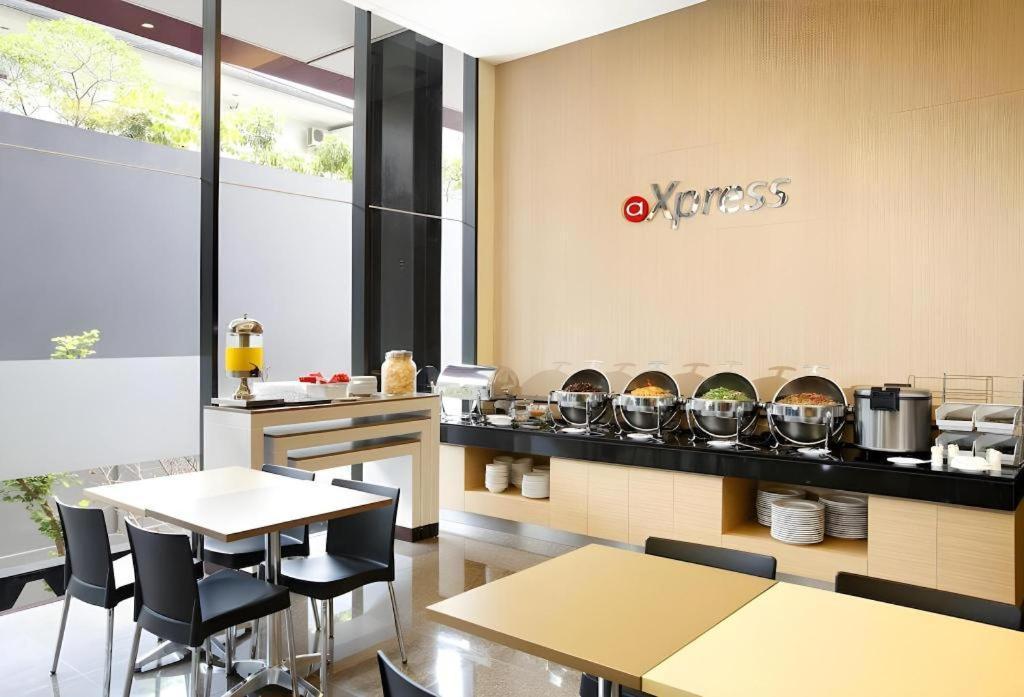 Amaris Hotel Pasar Baru Jakarta Exterior foto